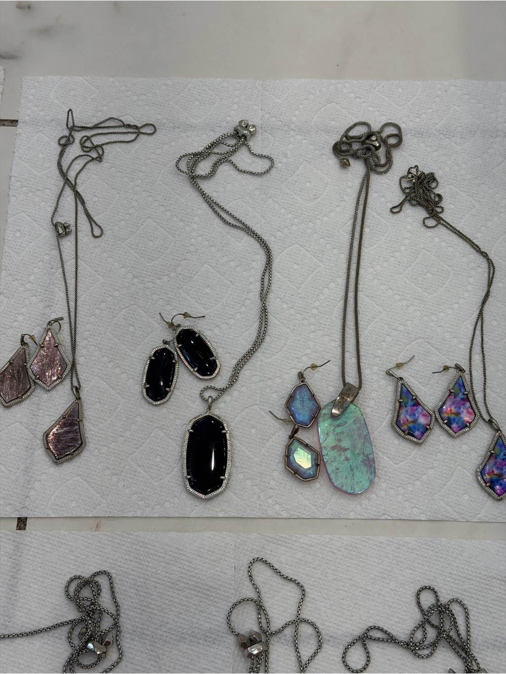 Assorted Kendra Scott Earrings & Necklace Sets - Picture 8 of 10